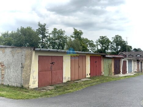 Zděná garáž(21m²) ve Františkových Lázních - Horní Lomany na prodej