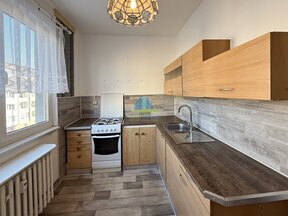 Pěkný byt 3+1(73m²) s lodžií v Chebu na Spáleništi na prodej