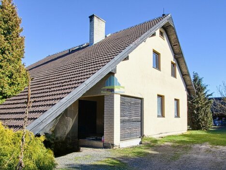 Rodinný dům(200m²) s garáží, sklep, pozemek 795m², Horní Lomany, Františkovy Lázně