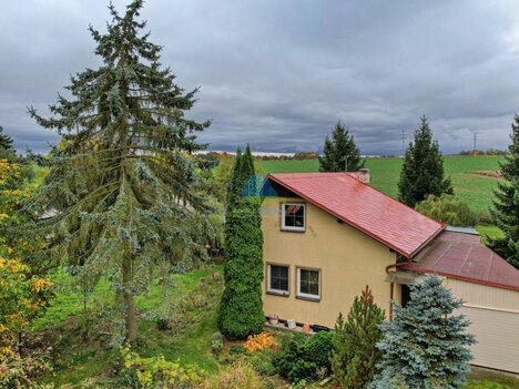 Rodinný dům (109 m2) se zahradou (448 m2) a garáží v Hájích u Chebu na prodej